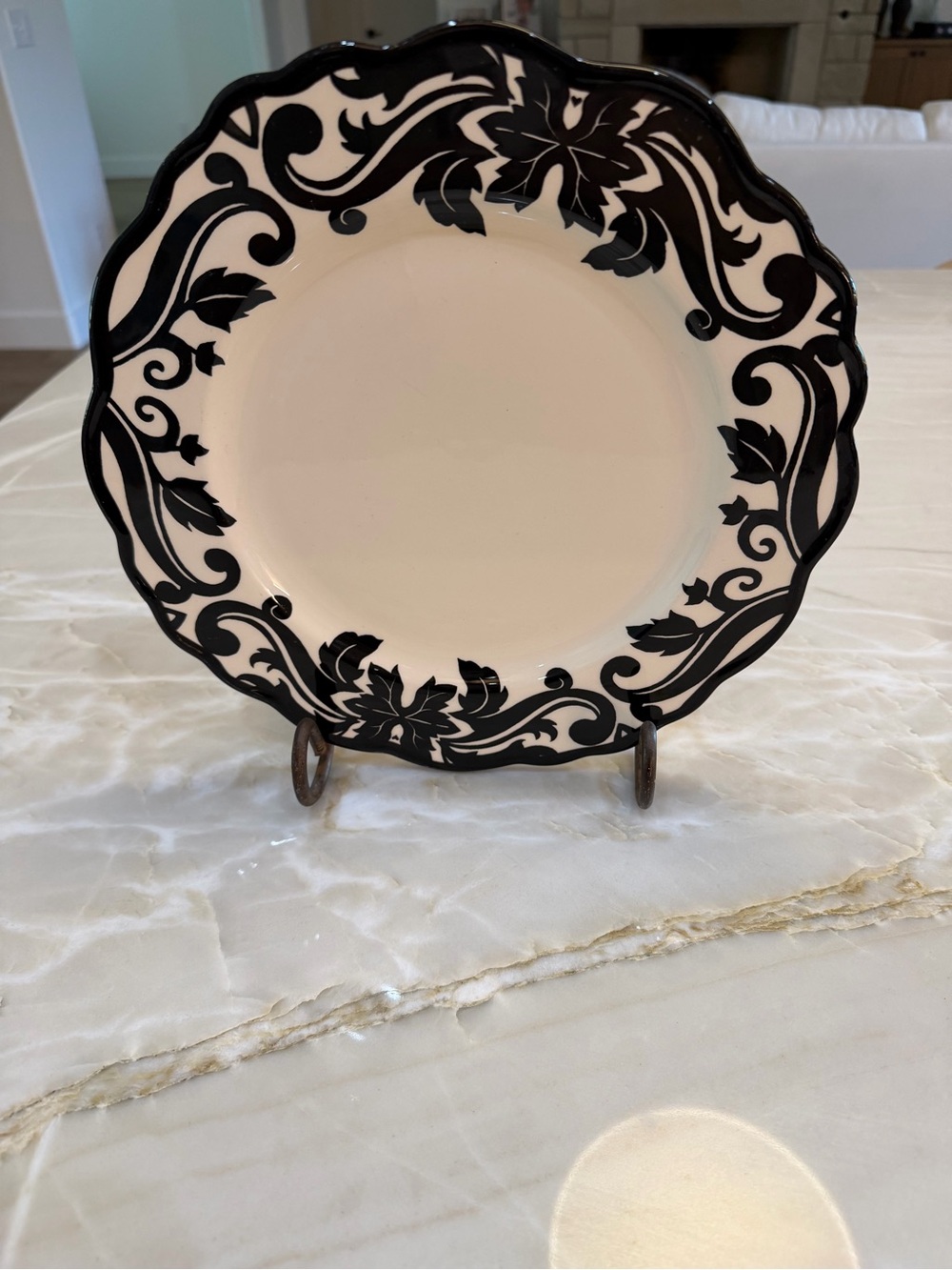 222 Fifth Damask Black & White Scalloped Floral Dinner Set of 2